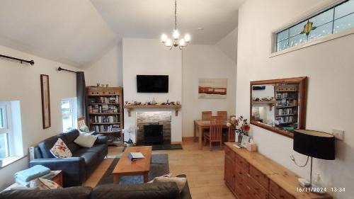 Bettystown House | Bovinda Cottage - By the Beach, Bettystown