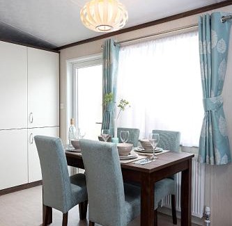 Plymouth Resort | Bovisand Lodge Holiday Park, Beachside Location & Indoor Heated Pool