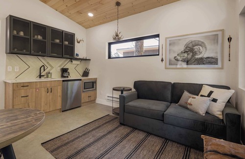 Grant Cabin | Bow & Arrow, Creekside Sauna, Cold Plunge
