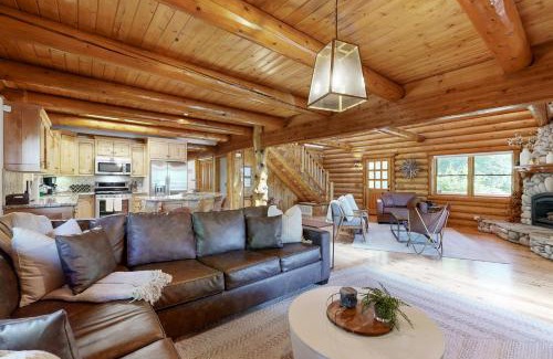 Upper Moonridge House | Bow Canyon Oasis #513