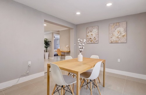 Englewood House | Bow-Tie Suite