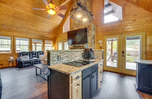 Bowdon Junction Cabin | Bowdon Cabin Stay Near Atlanta, Private Pool!