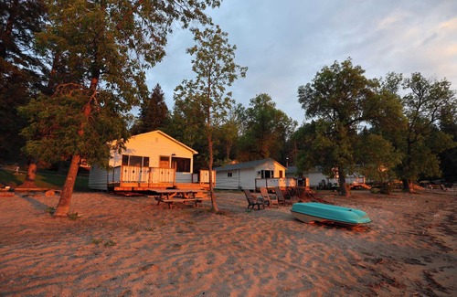 Sioux Narrows Nestor Falls Cabin | Bowerbird Beach Camp Cabin #4