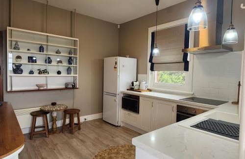South Hobart Villa | Bowen Toft House- South Hobart, home from home