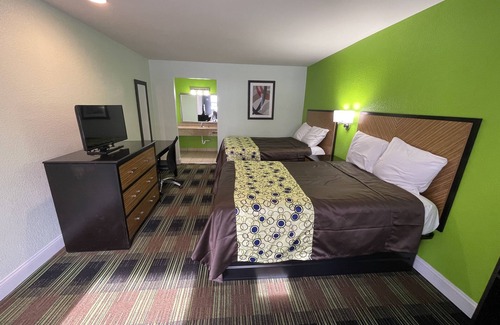 Chesapeake Hotel | Bowers Hill Inn