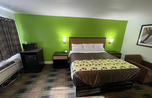 Chesapeake Hotel | Bowers Hill Inn