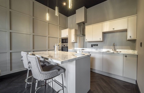 Ainley Top Apartment | Bowers Mill Aparthotel