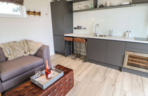 Richmond Cottage | BOWES HIDEAWAY, romantic, character holiday cottage in Eppleby