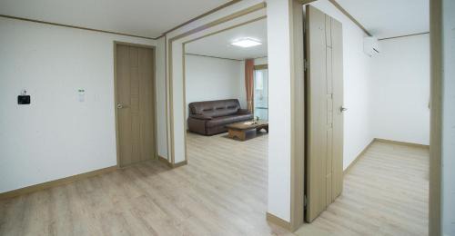 Jungmun House | Bowhill Resort & Pension