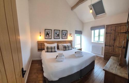 Longridge House | Bowland Breaks-A Luxury Barn Conversion with Optional Hot Tub, Log burner and countryside views