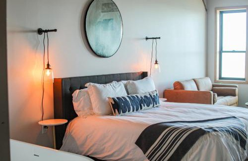 Astoria Hotel | Bowline Hotel