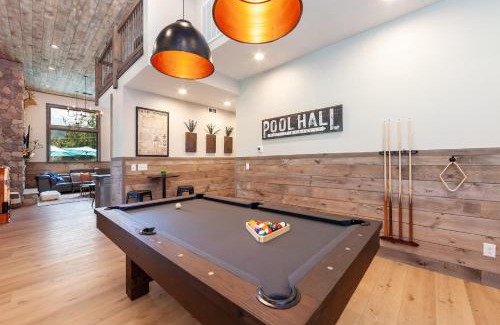 Wears Valley House | Bowling Waterfront Luxury MtnViews Pool Sleeps12