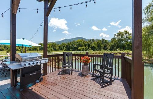 Wears Valley House | Bowling Waterfront Luxury MtnViews Pool Sleeps12