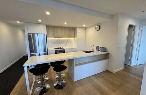 Box Hill Apartment | Box Hill Centre 2BR home for family of 4