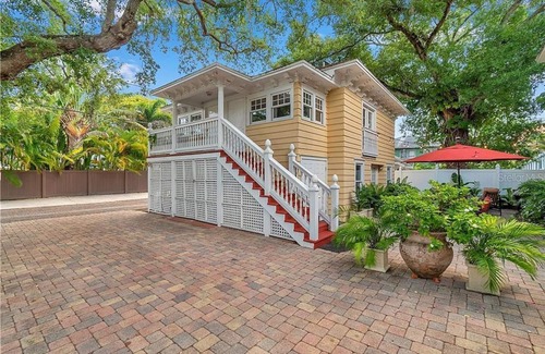 Historic Old Northeast Apartment | Boyce Suite at ONE Inn: King Bed, Kitchenette, Near Downtown & Vinoy Park.
