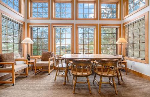 Boyne Falls Apartment | Boyne Mountain Getaway, Unit A