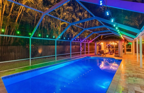 Boynton Beach House | Boynton Beach Renovated House in Safest Area with Screened Pool & EV charger