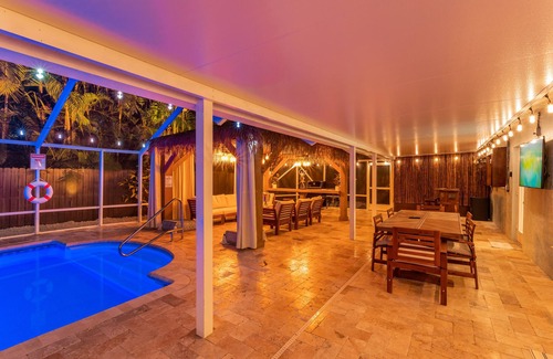 Boynton Beach House | Boynton Beach Renovated House in Safest Area with Screened Pool & EV charger