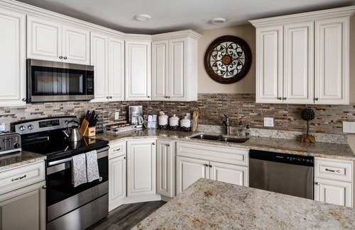 Four Corners House | Bozeman Serenity: Spacious Duplex Retreat