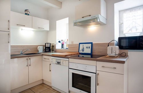 Ploubazlanec Cottage | Bréhat" gite in character farmhouse