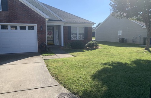 Winston - Salem House | BR# 2-Spacious Bdrm/on golf course/shared Bath & shared House with other renters