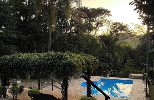 Jundiai House | Chácara de Fácil Acesso e Muita Natureza em Jundiaí