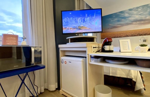 Alphaville Industrial Apartment | Beautiful Renovated Flat in Alphaville with wifi+1 space