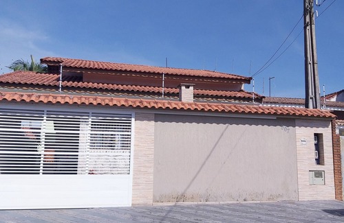 Jardim Imperador House | Casa Para Locação em Peruíbe/oasis, com Internet e 12 Minutos a pé da Praia