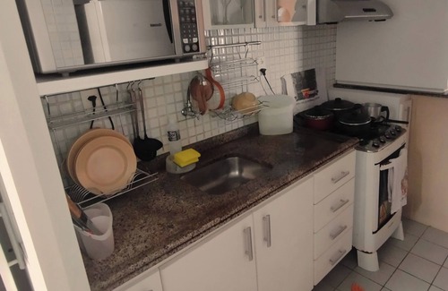 Piedade Apartment | Apartamento completo a uma quadra da praia, localização próximo ao comércio.