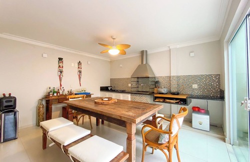 Barra do Sahy House | Paradise House with heated Jacuzzi and beach service