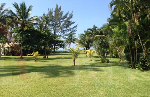 Guaeca House | Casa no Gramado, Acesso Privado a Praia com Jacuzzi e Lareira Externa