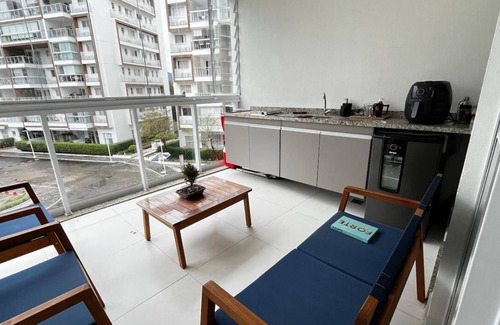 Recreio dos Bandeirantes Apartment | Cozy apartment, with lots of fun included, transportation and lots of security.