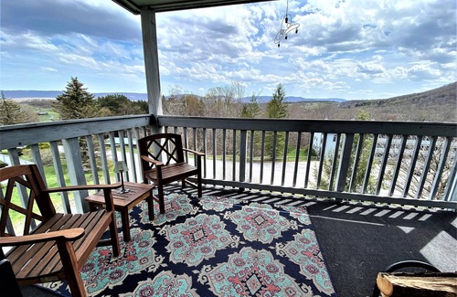 Davis Condo | BR260 Perfect for 2 couples! Summer Pool!