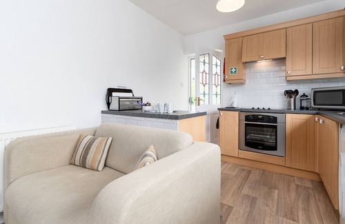 Hendrerwydd Cottage | Bracdy Cottage - One Bedroom Cottage, Sleeps 2
