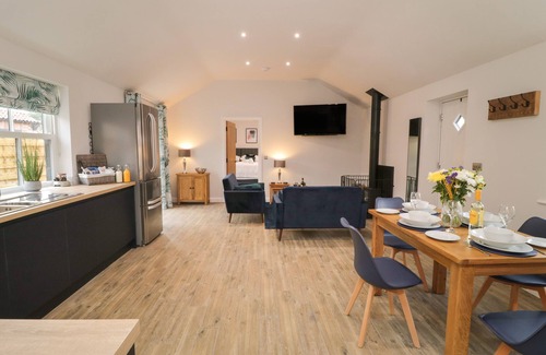 Fangfoss Cottage | BRACKEN COTTAGE, pet friendly, luxury holiday cottage in Pocklington