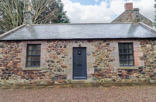 Akeld Cottage | BRACKEN LODGE, pet friendly, character holiday cottage in Wooler