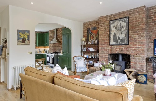 Hammersmith Broadway Apartment | Brackenbury Village