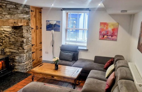 Bala Cottage | Brackendale - a holiday cottage that sleeps 11 guests in 4 bedrooms