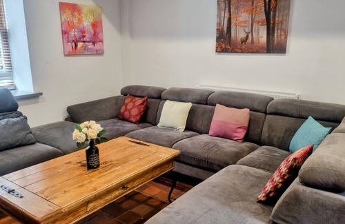 Bala Cottage | Brackendale - a holiday cottage that sleeps 11 guests in 4 bedrooms