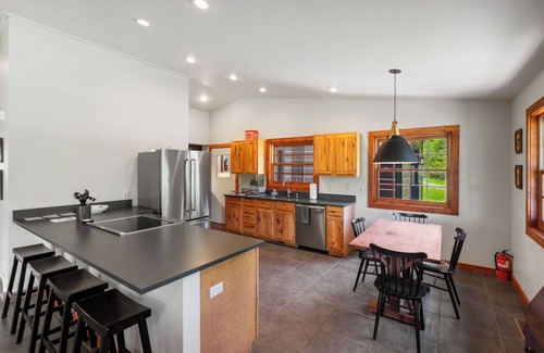 Bozeman House | Brackett Creek Cabin-Private Cabin on 100+ Acres Bordering National Forest!