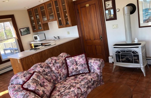New Harbor Apartment | BRACKETT The Moorings, ocean views, pool & close to Pemaquid beach!