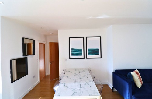Bracknell Apartment | Bracknell Breath Taking Two Bedroom Apartment