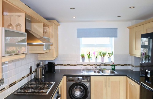 Bracknell House | Bracknell/Wokingham Gorgeous Three Bedroom House