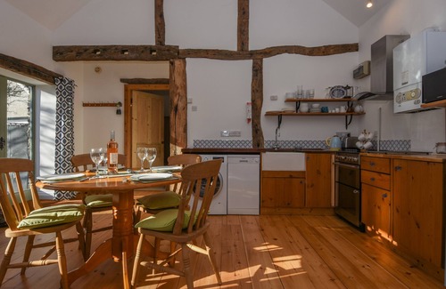 Newton Ferrers Cottage | BRADBRIDGE BARN, family friendly, with a garden in Newton Ferrers