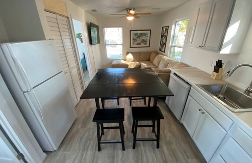 Bradenton Apartment | Bradenton duplex near downtown Pier, Harbor, Riverwalk & beaches. Pet friendly!