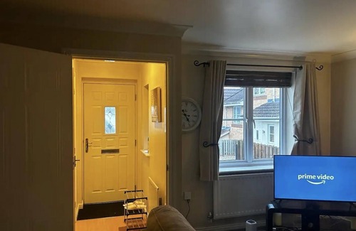 Oldbury House | Brades Rise Retreat - Cozy 3 Bedroom House