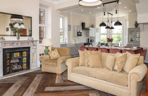 Hele Cottage | Bradley House