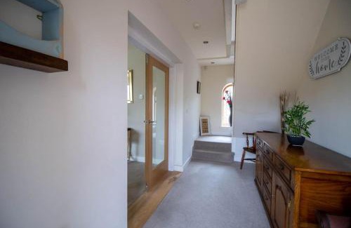 Fenay Bridge House | Bradley Manor, Cosy Retreat For Families & Friends