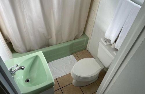 Lakeland Hotel | Bradley Motel