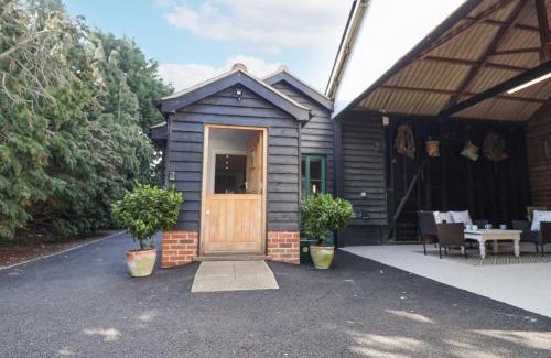 Colchester House | Bradley's Barn